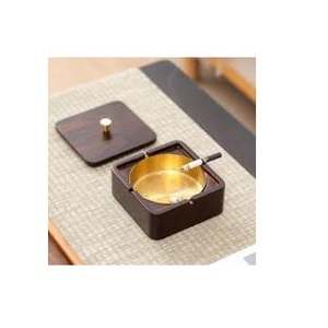 Cenicero de madera hecho a mano con elegante forma personalizable de estilo clásico - Product Image 2