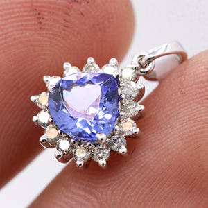 Précieux de haute qualité tanzanite et diamant pierres précieuses 18k solide or blanc fait à la main femmes pendentif bijoux pour la vente en gros - Product Image 6