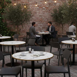 Mesa Redonda de Grado Comercial con Aspecto de Mármol Blanco y Detalles Dorados, Superficie Reforzada de Piedra Compuesta para Uso en Interiores y Exteriores - Product Image 3