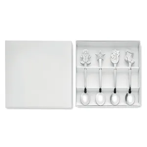Set di 4 Cucchiaini da Tè Natalizi Personalizzati, Decorazioni e Accessori per Feste - Product Image 2