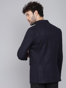 เสื้อเบลเซอร์ผู้ชายสีน้ำเงินกรมท่า สไตล์ลำลองและเป็นทางการ สำหรับงานปาร์ตี้ การประชุม และการใช้งานในงานมืออาชีพ มีจำหน่ายแล้ว - Product Image 2