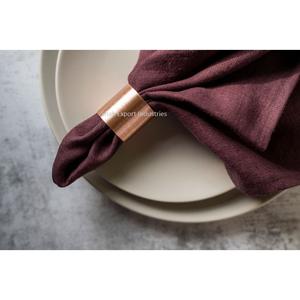 Rond de serviette en métal fait à la main Vaisselle Accessoires décoratifs Conception de feuille d'érable Rond de serviette en or royal fait à la main - Product Image 5