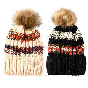 Gorros de piel fabricados en Pakistán diseñados para combinar con cada armario de invierno con colores neutros de tela suave para la venta en línea - Product Image 5