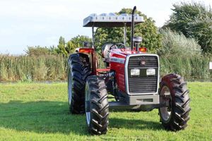 Massey-Ferguson 385 4WD Walking Tractor 90HP Motor 100HP Motor 20HP Bomba con caja de cambios Rueda Tractor para granjas y uso doméstico - Product Image 2