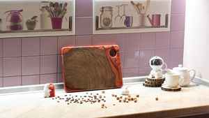 Planche à découper en bois de résine naturelle, fabriquée en bois d'acacia et en bois de manguier, offrant une surface lisse pour un usage quotidien - Product Image 4