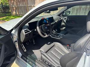 2025 M2 Manual de 6 Velocidades, Gris Metálico Brooklyn, Paquete de Iluminación, Sin Modificar - Product Image 5