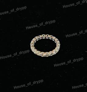 Anillo de boda de plata de ley 925 con diamantes de moissanita VVS, elegante anillo de eternidad minimalista para mujer, regalo. - Product Image 3