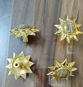 Omg Industries Bouton Starburst en laiton moderne avec pierre naturelle d'oeil de tigre pour armoires dans la cuisine chambre à coucher meubles de salon - Product Image 1