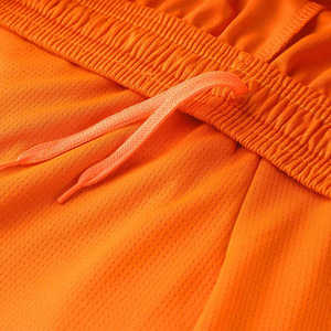 Vente en gros d'uniformes de maillot de basket-ball personnalisés, uniformes noirs de basket-ball universitaire à sublimation personnalisée - Product Image 5