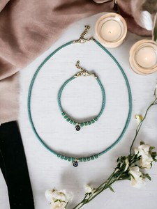 Ensemble collier et bracelet DAFNI Evil Eye en perles de plastique faites à la main - Coloré pour la fête des mères et la Saint-Valentin - Product Image 4