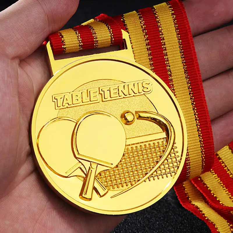 40 Jahre Hersteller individuelle Marathon-Medaille Sportmedaillen mit Band Fußballfußballmedaille Golf Basketball 3D Souvenir Europa