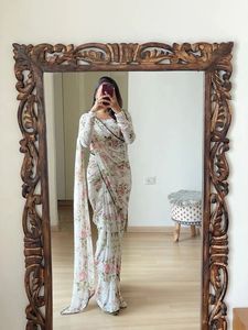 ชุดเดรสงานปาร์ตี้ Georgette Saree ดีไซเนอร์แบบบอลลีวูดสุดชิคสำหรับงานแต่งงานและกิจกรรมพิเศษ - Product Image 3