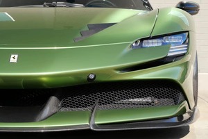 Ferrari SF90 Spider Convertible 2021 con Caja de Cambios Automática, Asientos de Cuero, Híbrido Turbo, Certificado, Limpio y en Buen Estado - Product Image 3