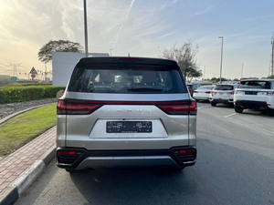 รถซีดานมือสองราคาถูก LX 600 Signature ปี 2024-2025 ขับเคลื่อนสี่ล้อ พวงมาลัยซ้าย เบาะหนัง ล้อแม็ก R18 เกียร์อัตโนมัติ หลังคาพาโนรามิก กล้องมองหลัง 360 องศา - Product Image 3