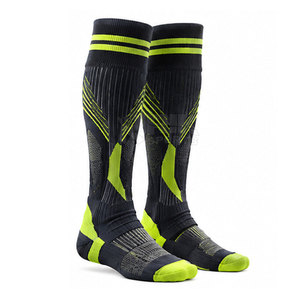 Chaussettes de football pour hommes, nouveau design, fabriquées en usine, nouvelle mode, respirantes, en vente, design personnalisé - Product Image 2