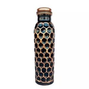 Bouteille en cuivre avec revêtement anti-corrosion pour une hydratation écologique pour la voiture et les fêtes par Crescent Crafts - Product Image 4