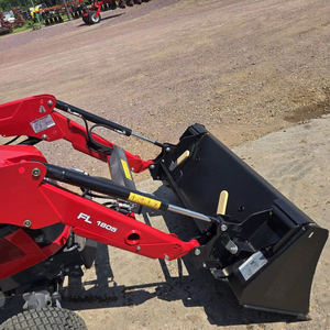 Tractor MASSEY FERGUSON MINI GC1725MB 2025 con Cargador Trasero y Pala - Product Image 6