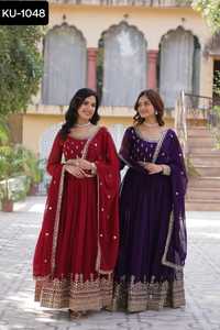 Dernières femmes portent des robes de fantaisie prêtes à porter Anarkali avec des paillettes brodées fonctionnent avec une bordure en dentelle de créateur Dupatta pour les femmes - Product Image 6