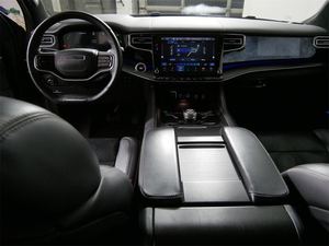 Muy bueno Usado 2024 Jeeppppp Grand Wagoneer L Obsidian 4WD Usado - Product Image 2