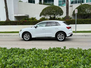 Audi Q3 quattro S line Premium 45 TFSI 2025 d'occasion en parfait état - Product Image 4