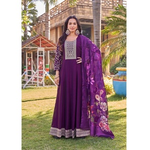 Ensemble Kurti et Dupatta traditionnel en viscose pure et soie Vichitra avec broderie et imprimé feuille d'or, prêt-à-porter pour mariage, style Maruti, très demandé - Product Image 1