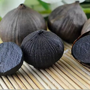 <b>Fresh</b> Black <b>Garlic</b> 100% Natural Low Calorie Health-Friendly Raw Delicious 12 Months Shelf Life Welltech VN in All Sizes - Product Image 1