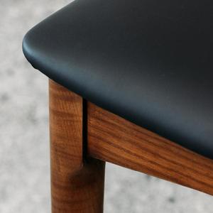 เก้าอี้รับประทานอาหารสไตล์สแกนดิเนเวียนหรูหราพร้อมกรอบไม้และที่นั่งเบาะสำหรับการตกแต่งภายในห้องรับประทานอาหารที่ทันสมัย - Product Image 5