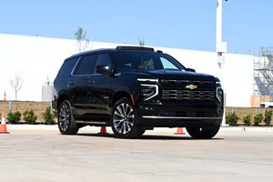 Chevrolet Tahoe High Country 4WD d'occasion propre 2026 - Product Image 2