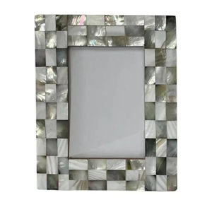 Cadre photo en nacre indienne fait à la main Artisan Square Decor pour les maisons de luxe et les cadeaux d'entreprise - Product Image 1