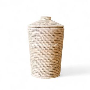 Cesto de Ropa de Ratán Natural con Textura Rústica para la Organización de la Ropa y Decoración de Interiores - Product Image 1