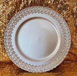 Plateau décoratif en métal de conception finie pour ajouter du charme à la décoration de table de dîner pendant les festivals ou les rassemblements - Product Image 5