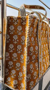 กระเป๋าช็อปปิ้งชายหาดชายหาดผ้าฝ้ายลายดอกไม้เป็นมิตรกับสิ่งแวดล้อมน้ำหนักเบากระเป๋าโท้ทผ้าควิลท์พิมพ์ลายทำด้วยมือมีช่องใส่ของสะดวก - Product Image 4