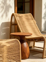 Fauteuil de salon moderne en aluminium pour patio, fauteuil d'appoint contemporain en rotin PE résistant aux intempéries, idéal pour l'extérieur, les piscines et les jardins.