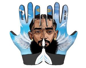 Guantes de Fútbol Americano Personalizados con Palma de Alta Adherencia, Cuero Sintético, Diseño Personalizado Sublimado en la Parte Posterior para Receptores - Product Image 4
