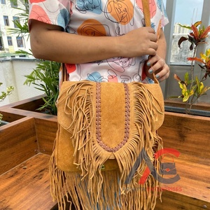 Boho กระเป๋าหนังนิ่มประดับพู่ห้อยกระเป๋าคาดลำตัวแบบตะวันตกทำด้วยมือกระเป๋าถือหนังแท้100% พร้อมสายคล้องไหล่ - Product Image 1