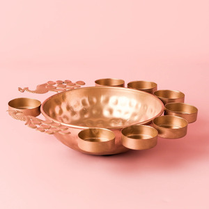Diseño de pavo real de alta calidad diseño único indio latón Diya Urli Set para decoración del hogar y bodas - Product Image 6
