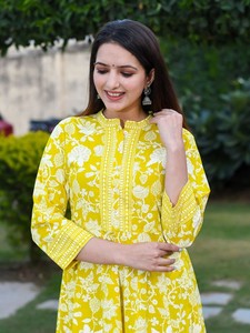 Robe décontractée de luxe pour femme, style ethnique de créateur, longueur genou, imprimé floral, en pur coton respirant, coupe trapèze, manches longues, col mandarin - Product Image 2