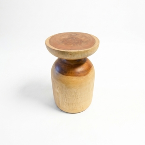 Tabouret en bois fait à la main, design moderne, chaise décorative pour la décoration de la maison ou le mobilier de salon - Product Image 1