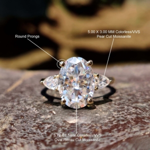 Anillos de diamantes de tres piedras de corte ovalado central para mujer hechos en plata de ley 925 - Product Image 6