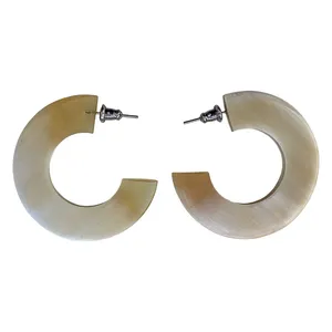 Boucles d'oreilles en corne de buffle faites à la main de haute qualité vente chaude boucles d'oreilles maison de buffle naturel avec perle prix de gros - Product Image 4