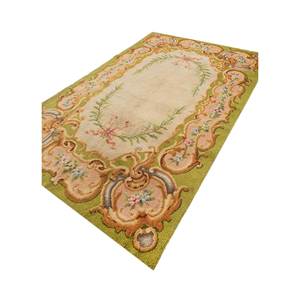 Alfombra de Lana con Diseño Floral de Madrid (1921) para Uso Doméstico - Product Image 2