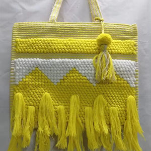 Bolsas de fibra de rafia hechas a medida disponibles en una amplia gama de diseños y patrones para uso multiusos y también para reventa. - Product Image 1