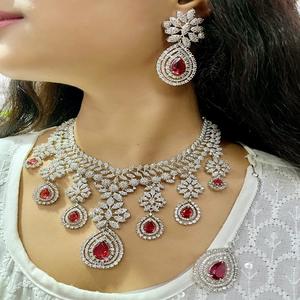 Conjunto de collar nupcial con pendientes de gran tamaño y material de latón y pulido de plata Maang Tikka con piedras de diamantes americanos de corte de estrella - Product Image 1