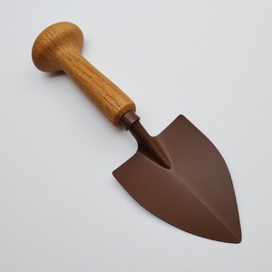 Râteau de jardin en acier de qualité supérieure avec manche en bois Artisan fait à la main offrant un accent décoratif pour les jardins extérieurs - Product Image 2