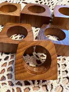 Anneaux de serviette en bois d'acacia écologiques de haute qualité en gros, avec taille et forme personnalisables pour un usage quotidien et la décoration de table - Product Image 3