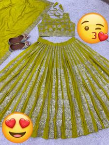 Vestido Largo de Seda Chinnon Pesada con Cuello Redondo, Diseño Casual de Verano con Parches, Bordado Pesado, Latkan Dori, Tejido - Product Image 3