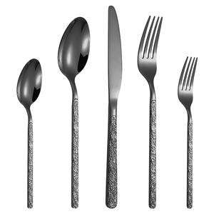 Ensemble de couverts martelés noirs élégants en acier inoxydable pour les repas à la maison, les rassemblements familiaux et l'usage quotidien, fabriqué à la main en Inde - Product Image 1