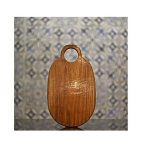 Meilleure planche à découper en bois naturel avec finition naturelle et forme ovale parfaite pour une utilisation en cuisine - Product Image 4