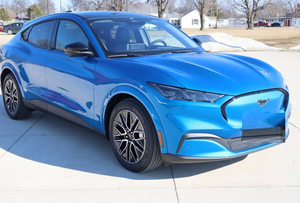 มัสแตง มัค-อี พรีเมียม 4 ประตู แฮทช์แบ็ก ขับเคลื่อนสี่ล้อ (ไฟฟ้า DD) ปี 2026 - Product Image 6