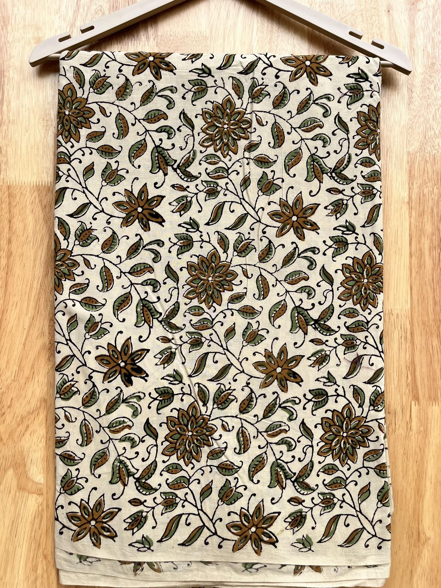 สีน้ำตาล